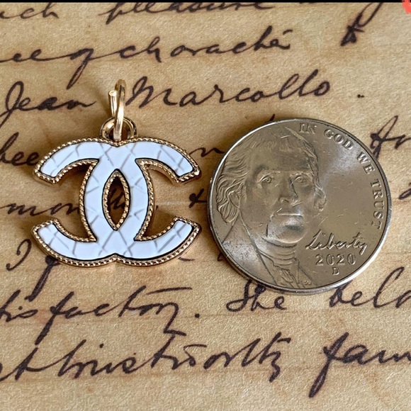 Chanel Zipper Pull Pendant, White Quilted, Gold, 22mm, Stamped - Picture 4 of 11